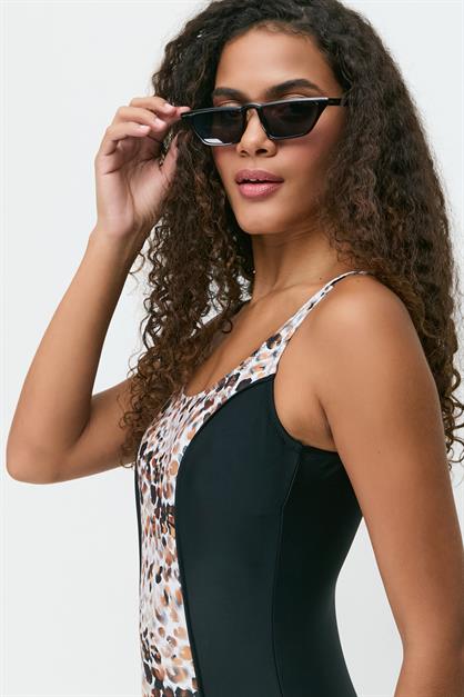 U-neck Swimsuit 7762