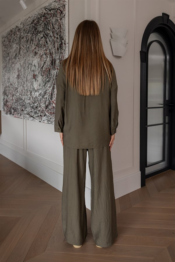 Broş Detaylı Takım - HAKİ