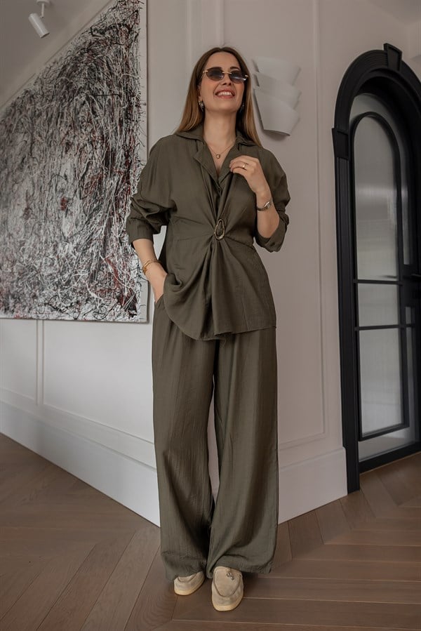 Broş Detaylı Takım - HAKİ