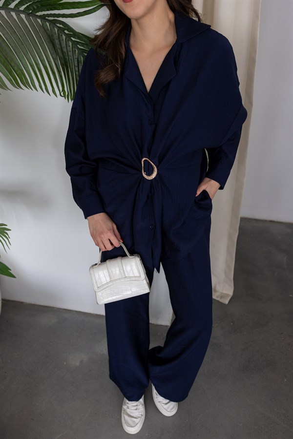 Broş Detaylı Takım - LACİVERT