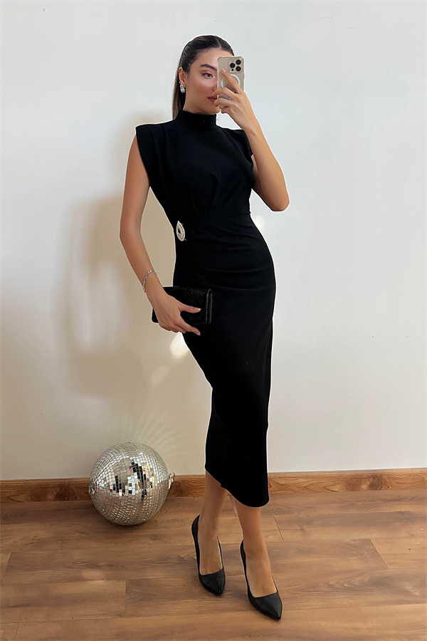 Broşlu Kalem Elbise - SİYAH