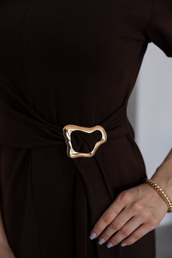 Broşlu Modal Elbise - KAHVERENGİ