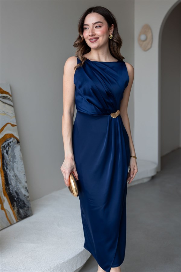 Broşlu Saten Elbise - LACİVERT