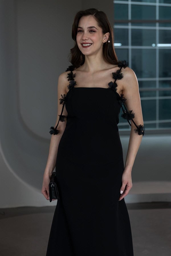 Çiçek Detay Askılı Abiye - SİYAH