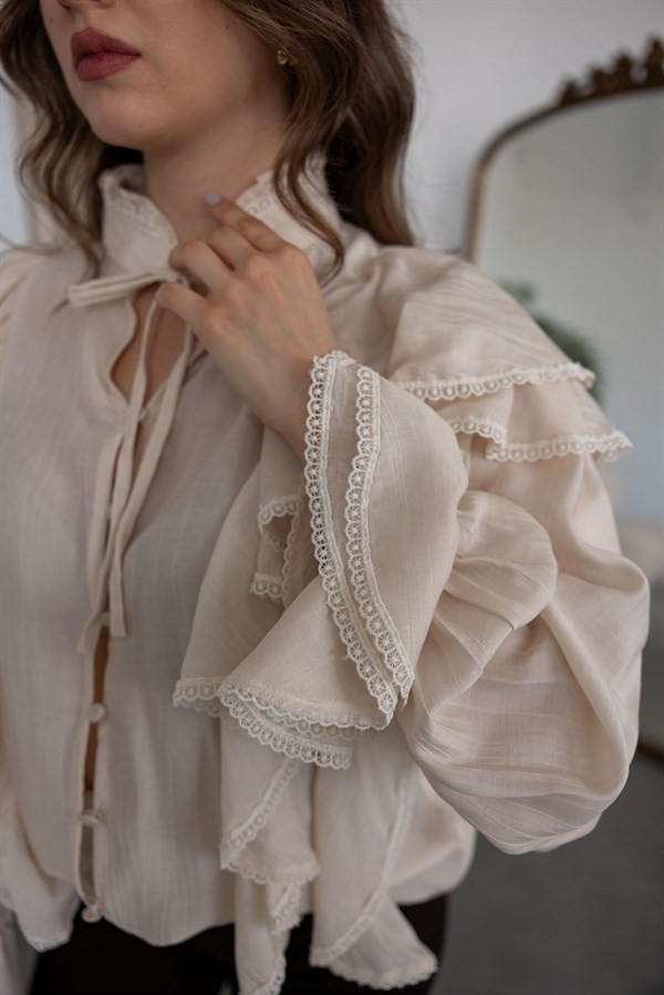 Dantel Detaylı Bluz - KREM