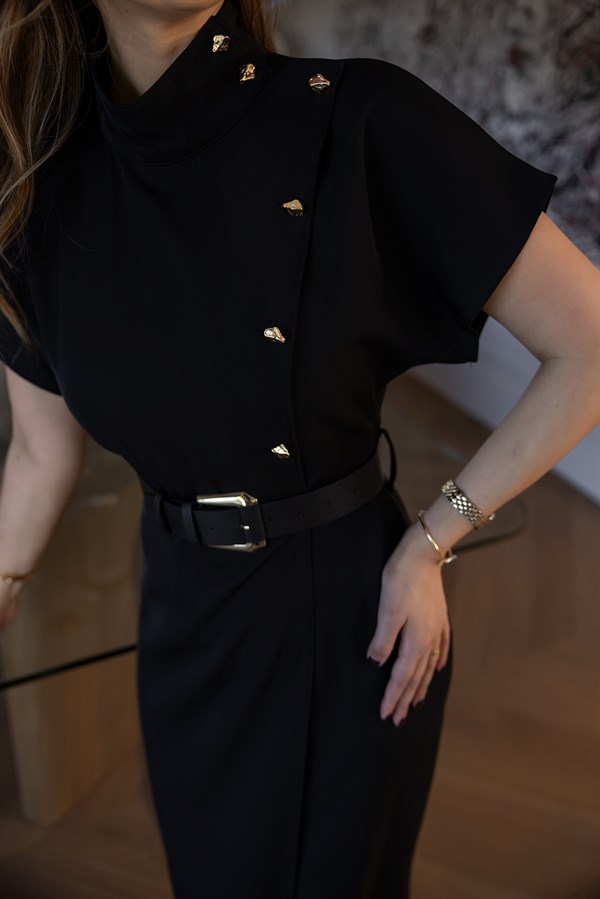 Dik Yaka Kemerli Midi Elbise - SİYAH