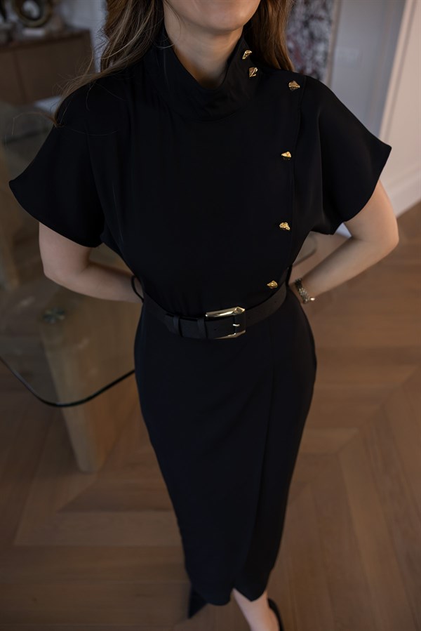 Dik Yaka Kemerli Midi Elbise - SİYAH