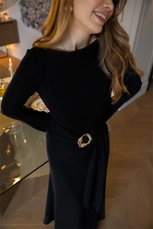 Dökümlü Uzun Elbise - SİYAH