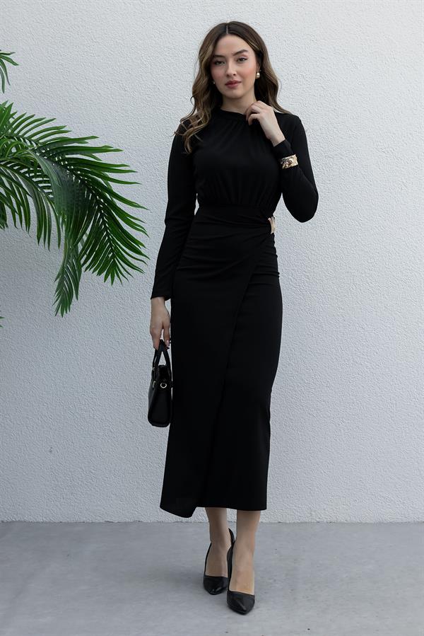 Drape Detay Broşlu Elbise - SİYAH