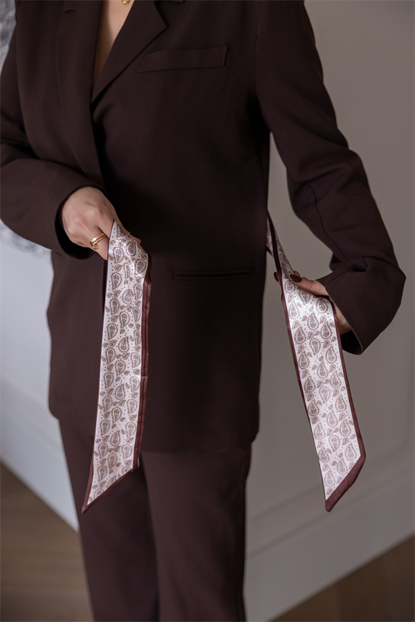 Fular Aksesuarlı Blazer Ceket Takım - KAHVERENGİ