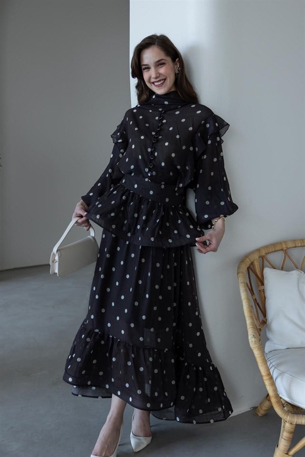 Fular Detaylı Puantiyeli Takım - KAHVERENGİ