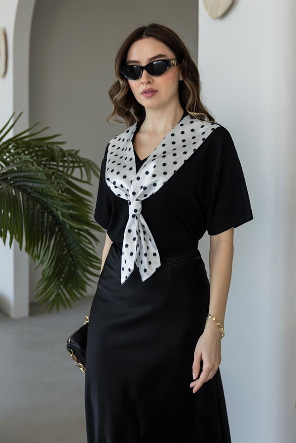 Fular Detaylı T-shirt - SİYAH
