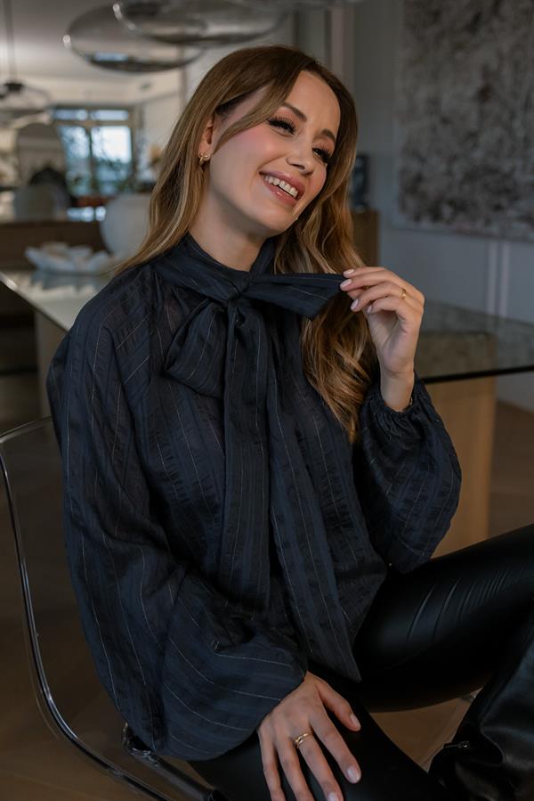 Fularlı Dokulu Transparan Bluz - LACİVERT