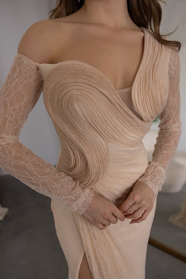 Göğüs Detaylı Dantel Abiye - KREM