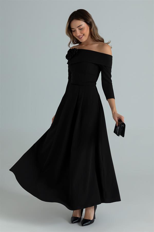 Gül Broşlu Kloş Elbise - SİYAH