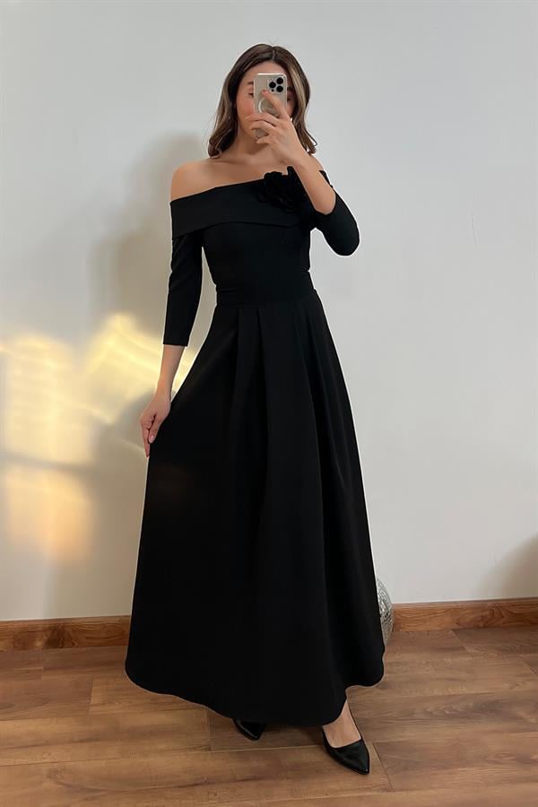 Gül Broşlu Kloş Elbise - SİYAH