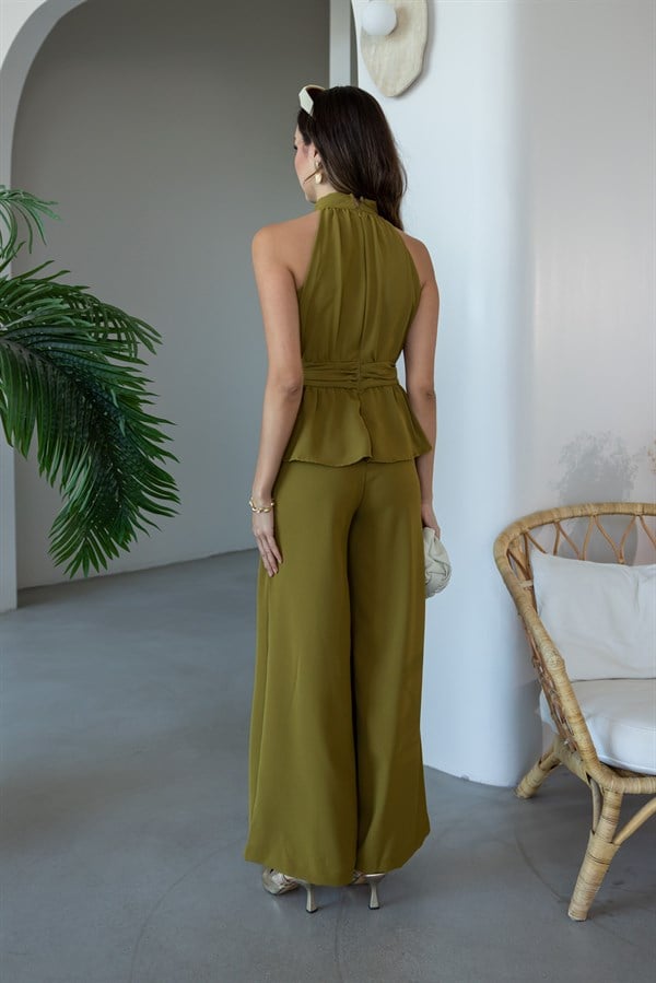 Halter Yaka Broş Detaylı Tulum - HARDAL