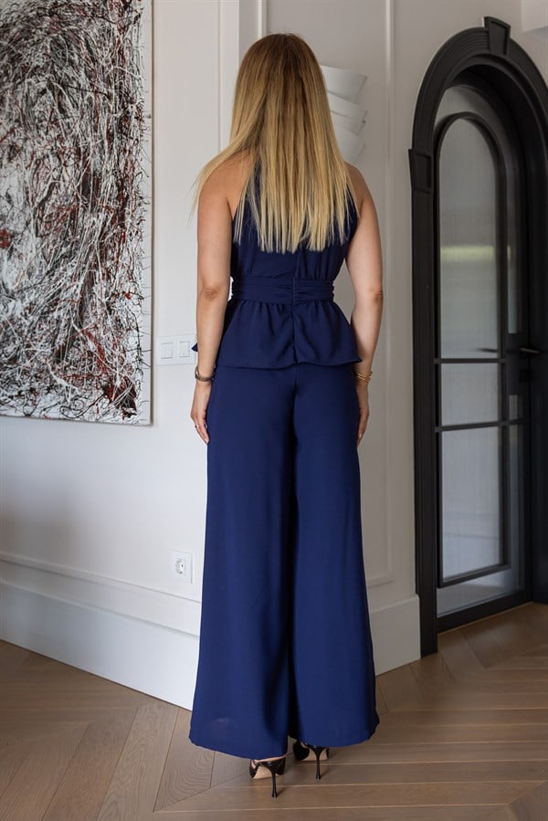 Halter Yaka Broş Detaylı Tulum - LACİVERT