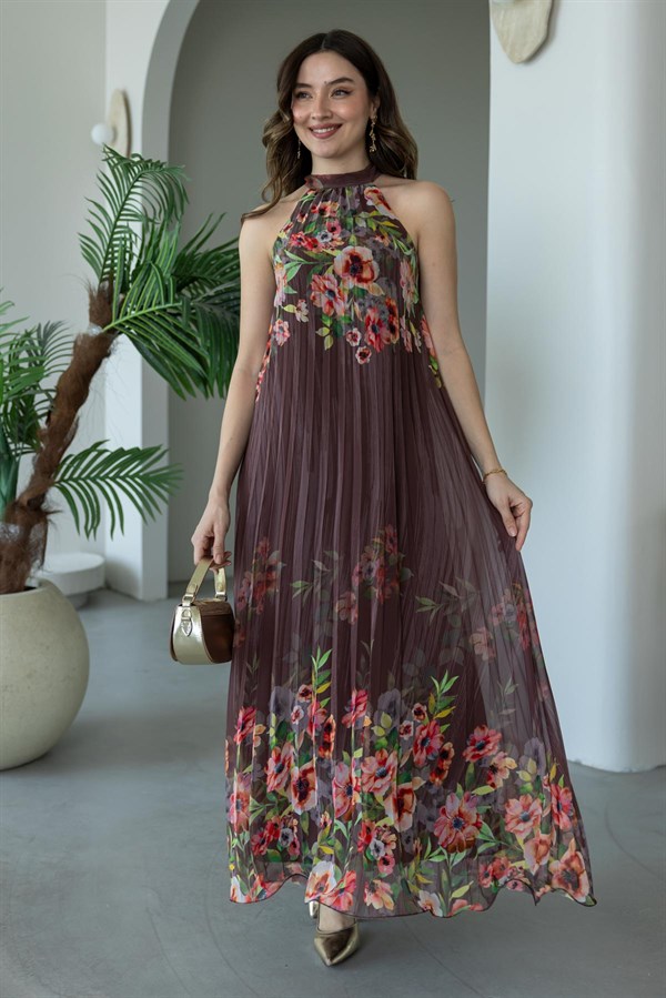 Halter Yaka Pileli Şifon Elbise - KAHVERENGİ
