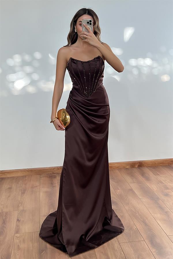 İşlemeli Saten Anvelop Abiye - KAHVERENGİ