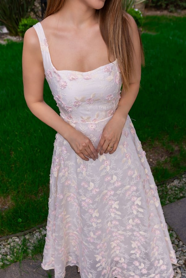 Kabartma Çiçek Desenli Elbise - KREM