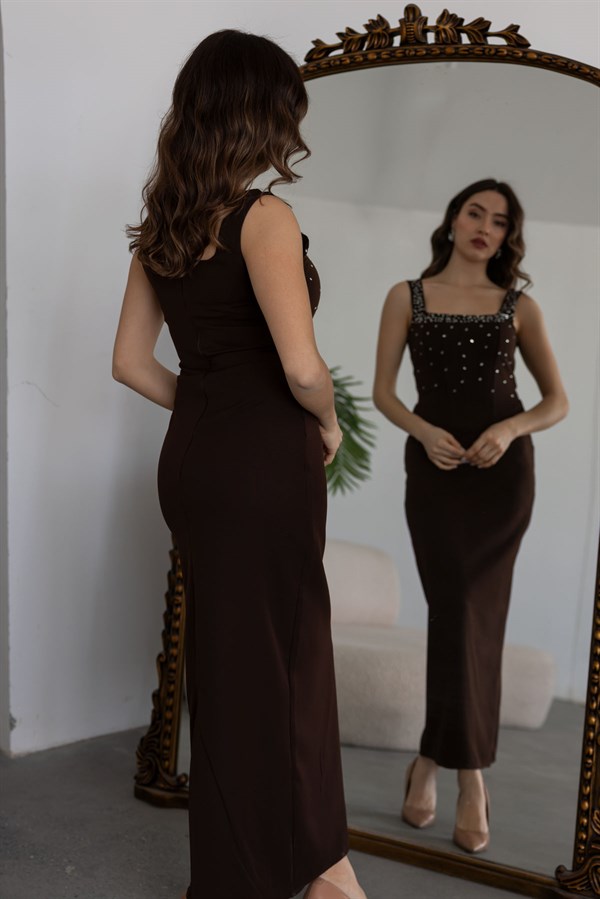 Kalın Askılı Taş İşlemeli Elbise - KAHVERENGİ