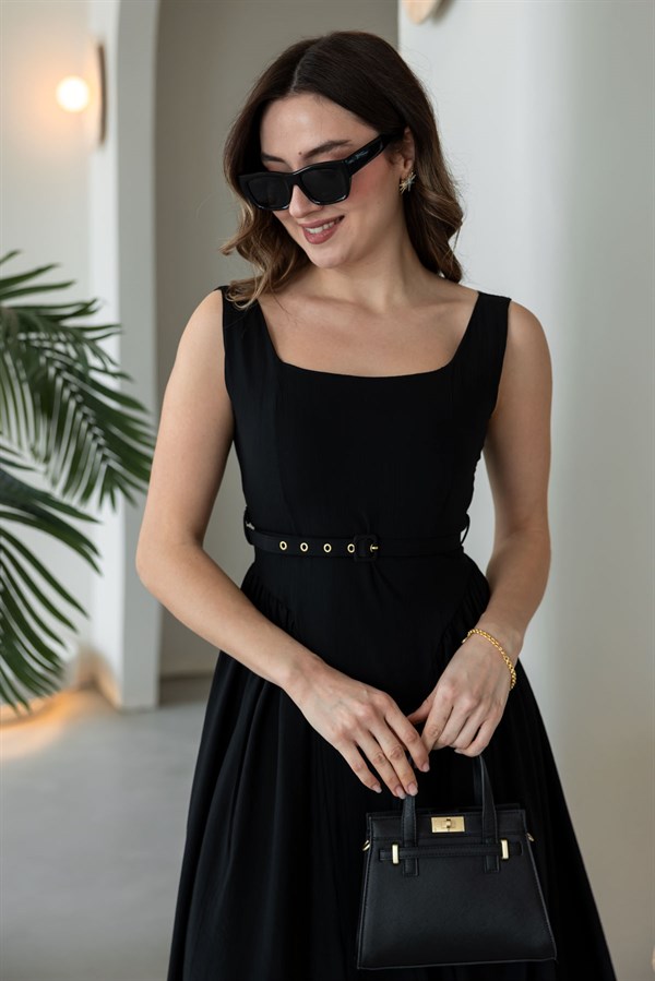 Kare Yaka Büzgülü Elbise - SİYAH