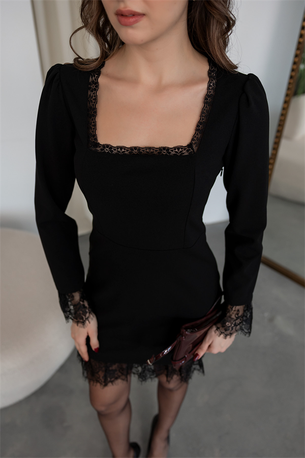 Kare Yaka Dantel Detaylı Elbise - SİYAH