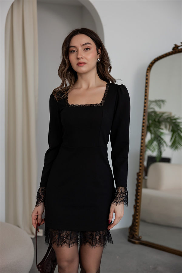 Kare Yaka Dantel Detaylı Elbise - SİYAH