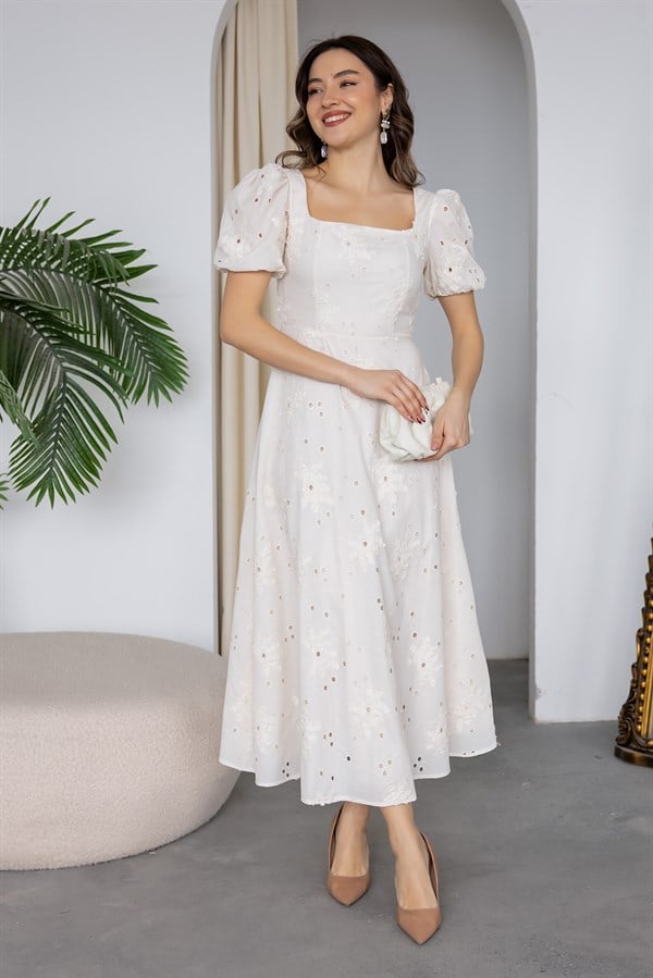 Kare Yaka Nakışlı Elbise - EKRU