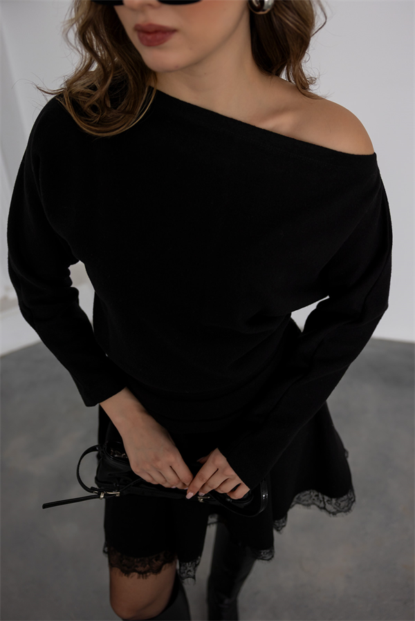 Kayık Yaka Volanlı Elbise - SİYAH