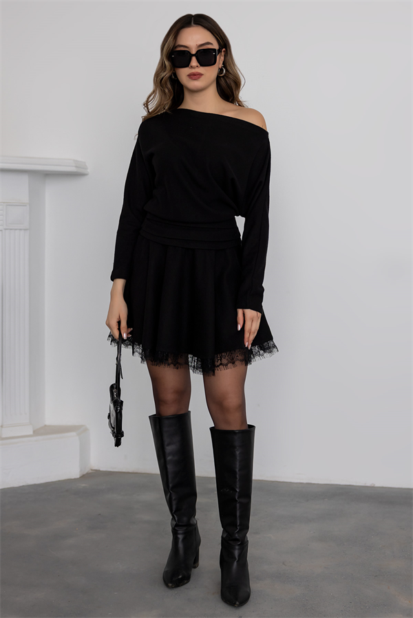 Kayık Yaka Volanlı Elbise - SİYAH