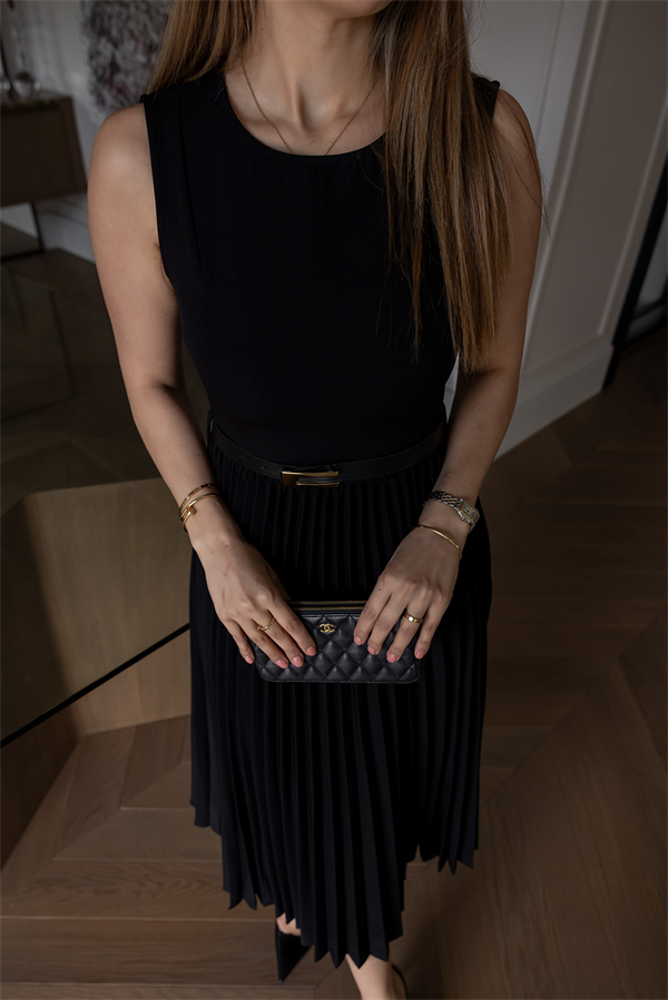 Kemerli Piliseli Elbise - SİYAH