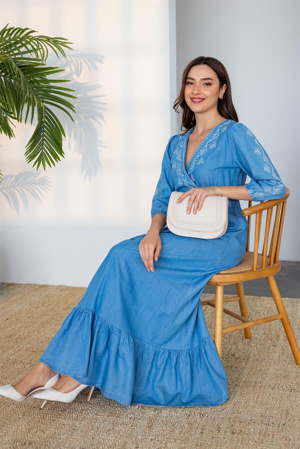 Kruvaze Yaka İşlemeli Elbise - MAVİ