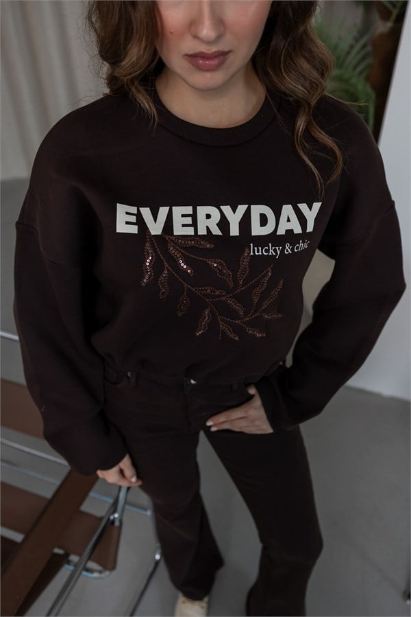 MGZ Nakışlı Yazı Baskılı Crop Sweat - KAHVERENGİ