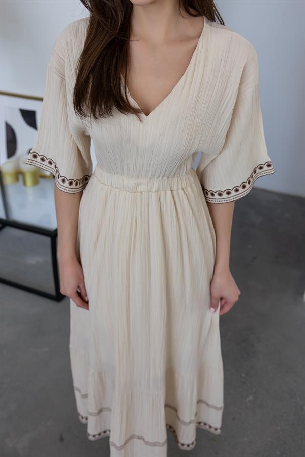 Nakış Detaylı Kloş Elbise - BEJ