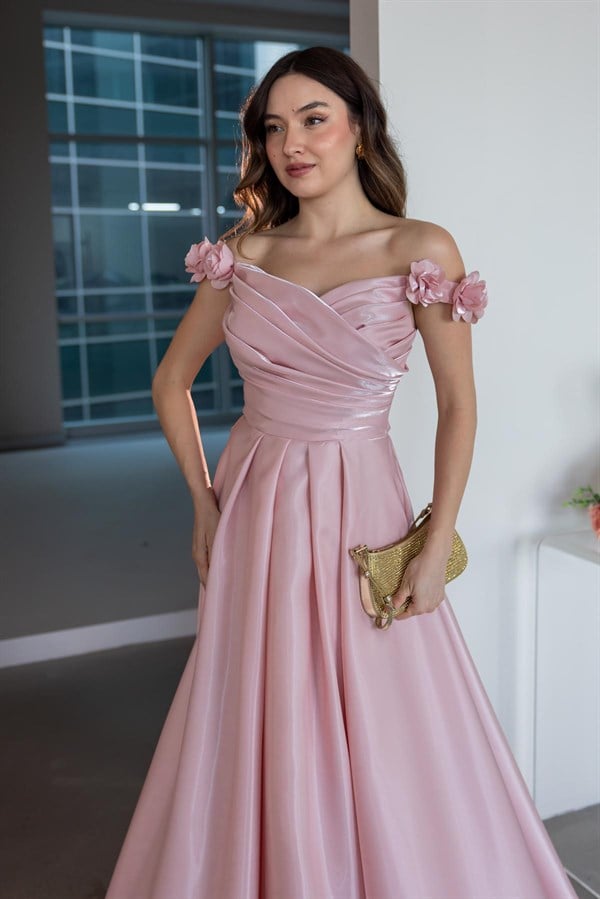 Omuz Gül Detaylı Saten Abiye - PEMBE