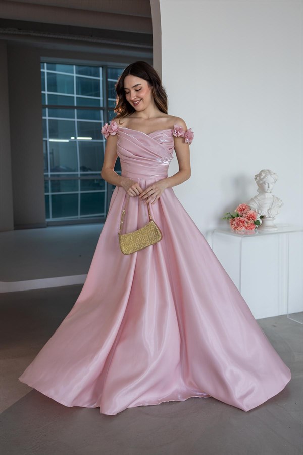 Omuz Gül Detaylı Saten Abiye - PEMBE