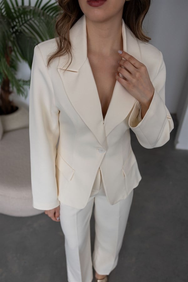 Pelerin Detaylı Blazer Takım - KREM