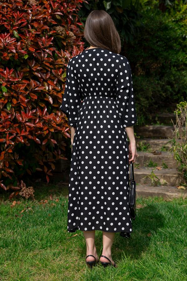 Puantiye Desen Yırtmaçlı Elbise - SİYAH