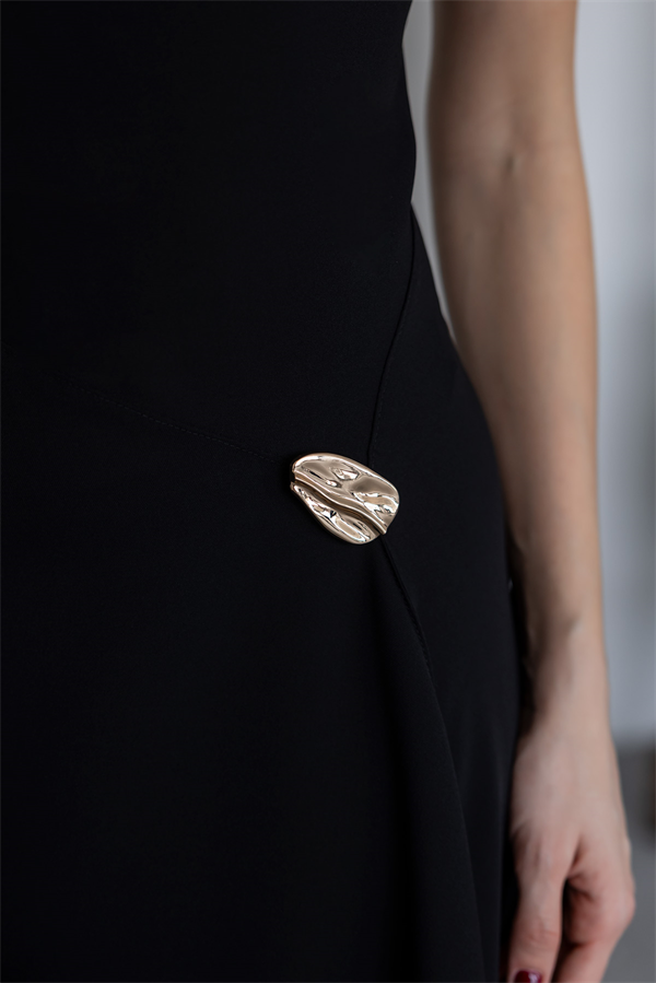 Sıfır Kol Aksesuarlı Elbise - SİYAH