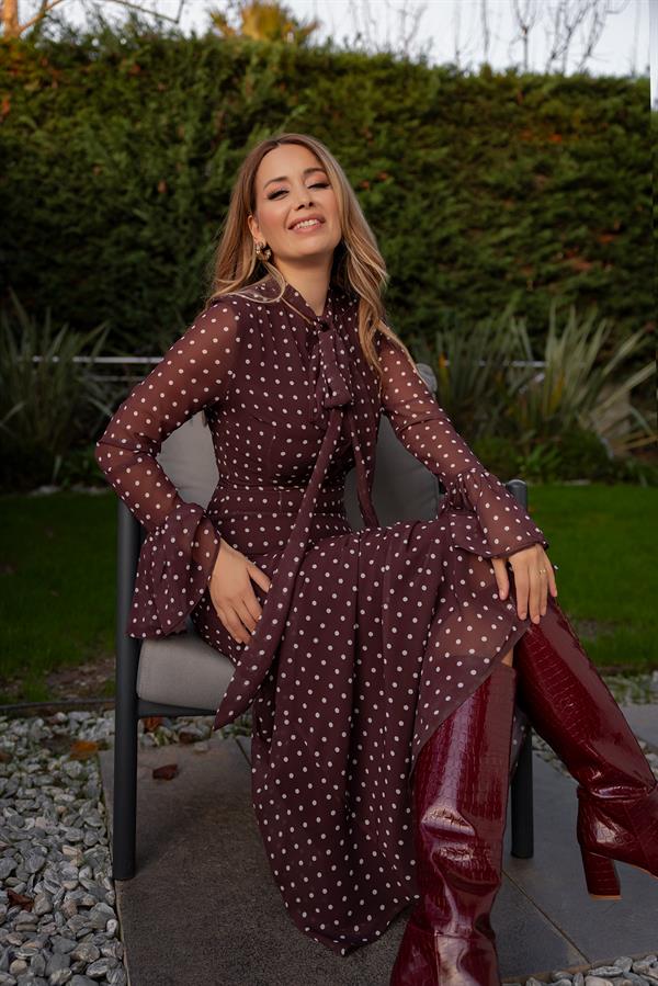 Transparan Kol Puantiyeli Elbise - KAHVERENGİ