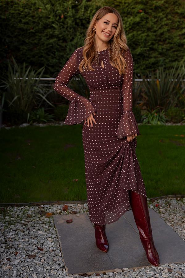 Transparan Kol Puantiyeli Elbise - KAHVERENGİ