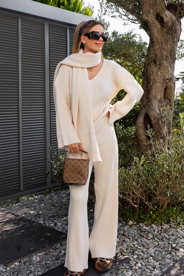 V Yaka Şallı Triko Takım - KREM