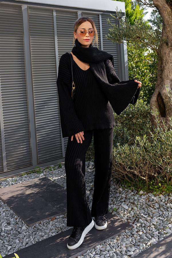 V Yaka Şallı Triko Takım - SİYAH