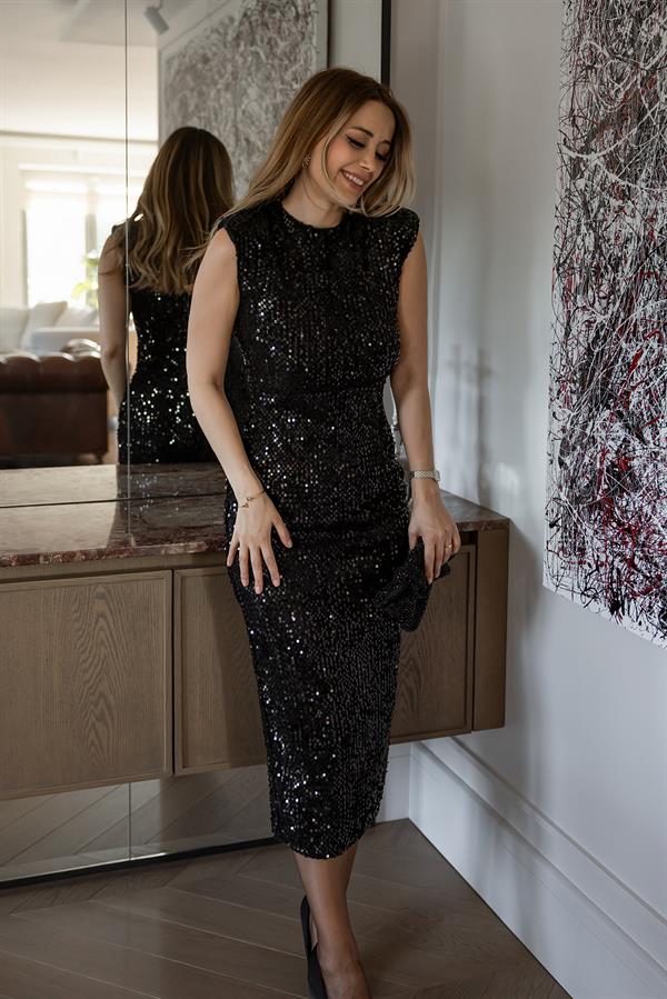 Vatkalı Payetli Elbise - SİYAH