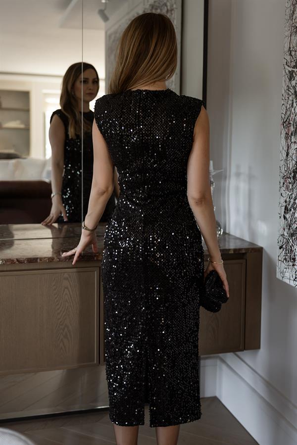 Vatkalı Payetli Elbise - SİYAH