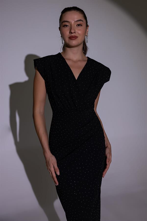 Vatkalı Taş İşlemeli Elbise - SİYAH