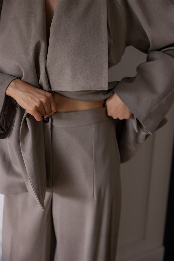 Yaka Detaylı Takım - BEJ