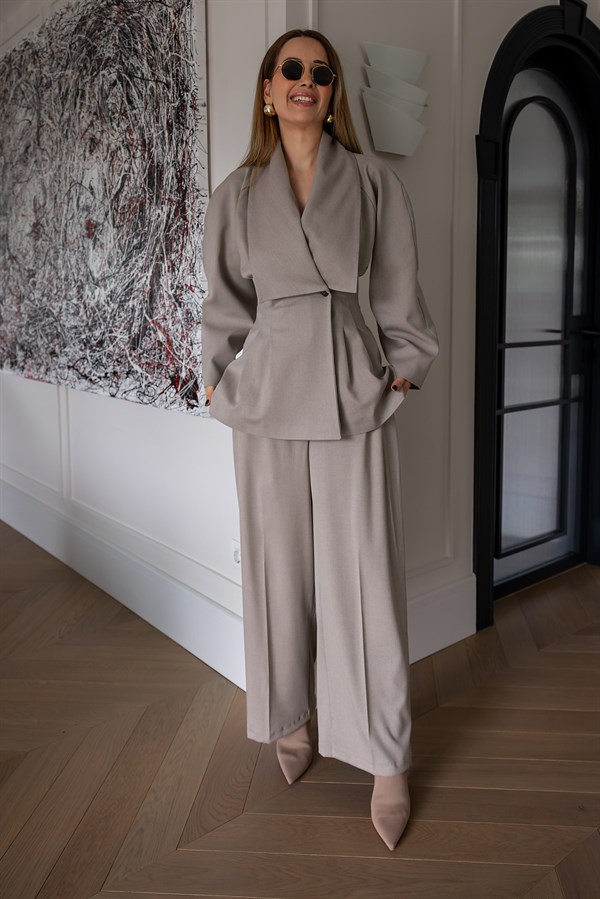 Yaka Detaylı Takım - BEJ